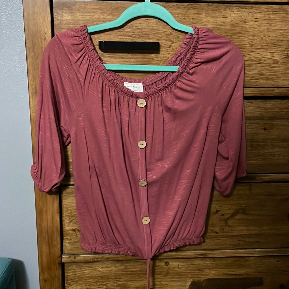 Off the shoulder shirt. Brand new condition. Worn once.